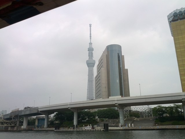 船から見た東京スカイツリー